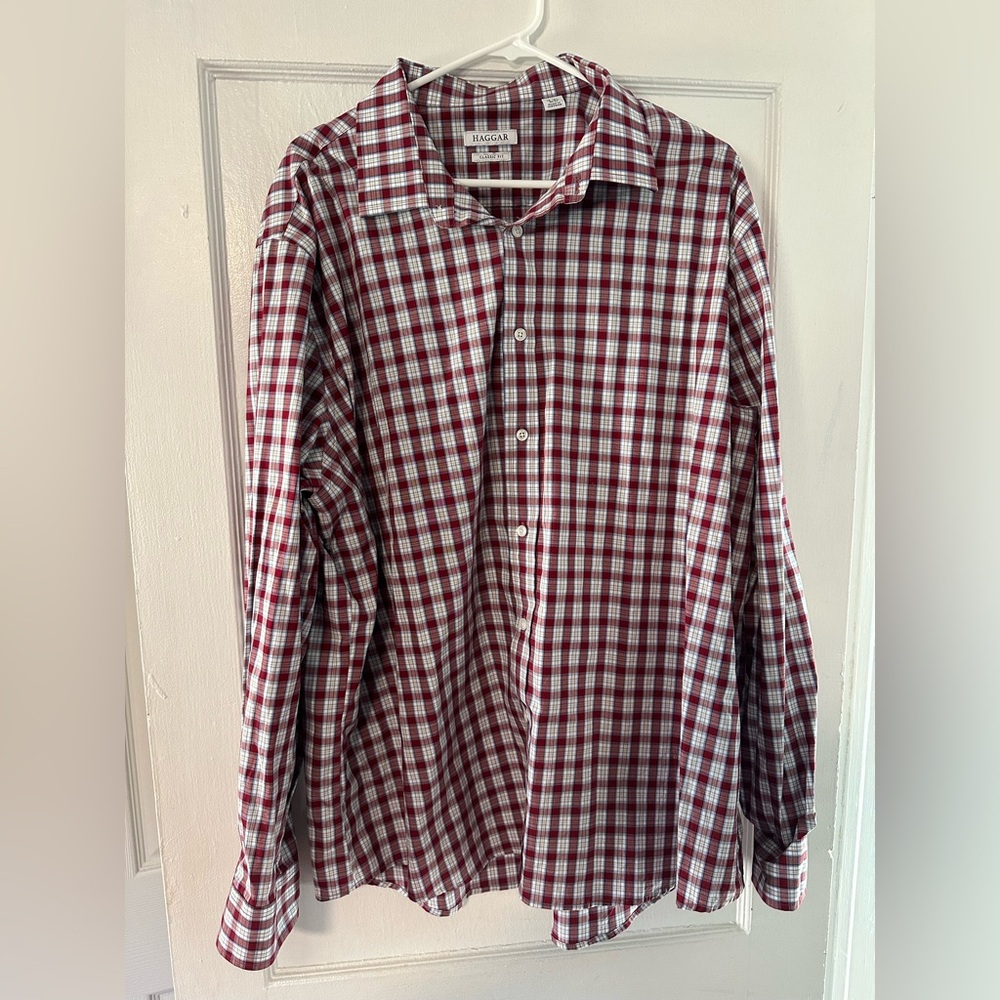 Haggar Men’s Classic Fit Dress Shirt
